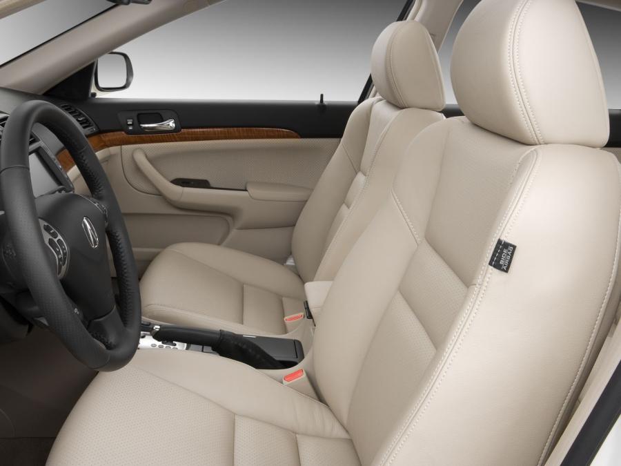 Интерьер Acura TSX 2006 года  (фото 10 из 37)